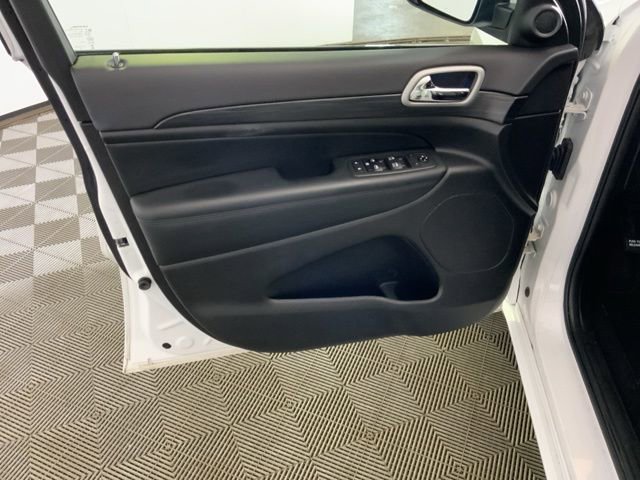 Used 2021 Jeep Grand Cherokee Laredo X AWD/4WD image 27