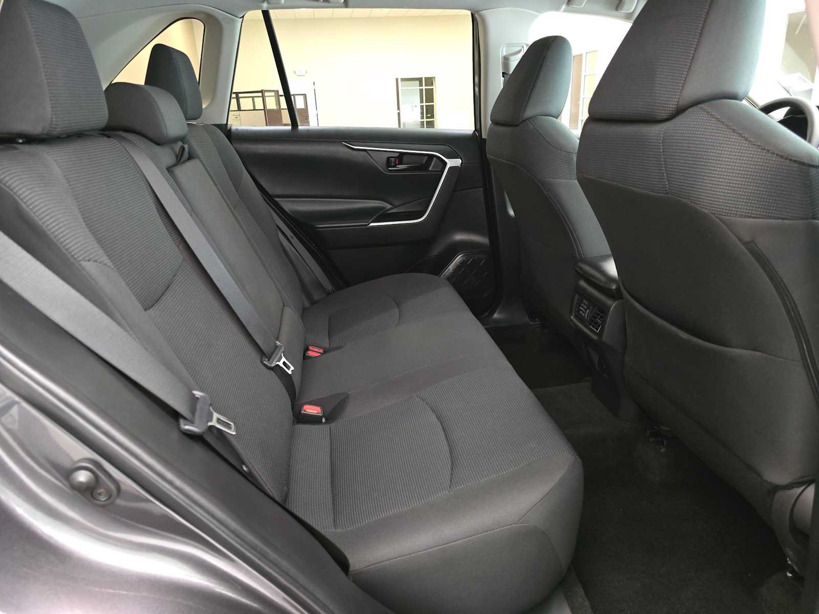 Used 2023 Toyota RAV4 LE AWD/4WD image 26