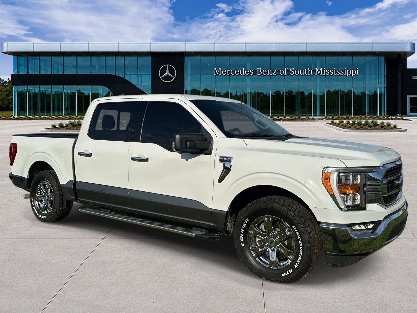 Used 2022 Ford F150 XLT w/ Equipment Group 302A High RWD image 3