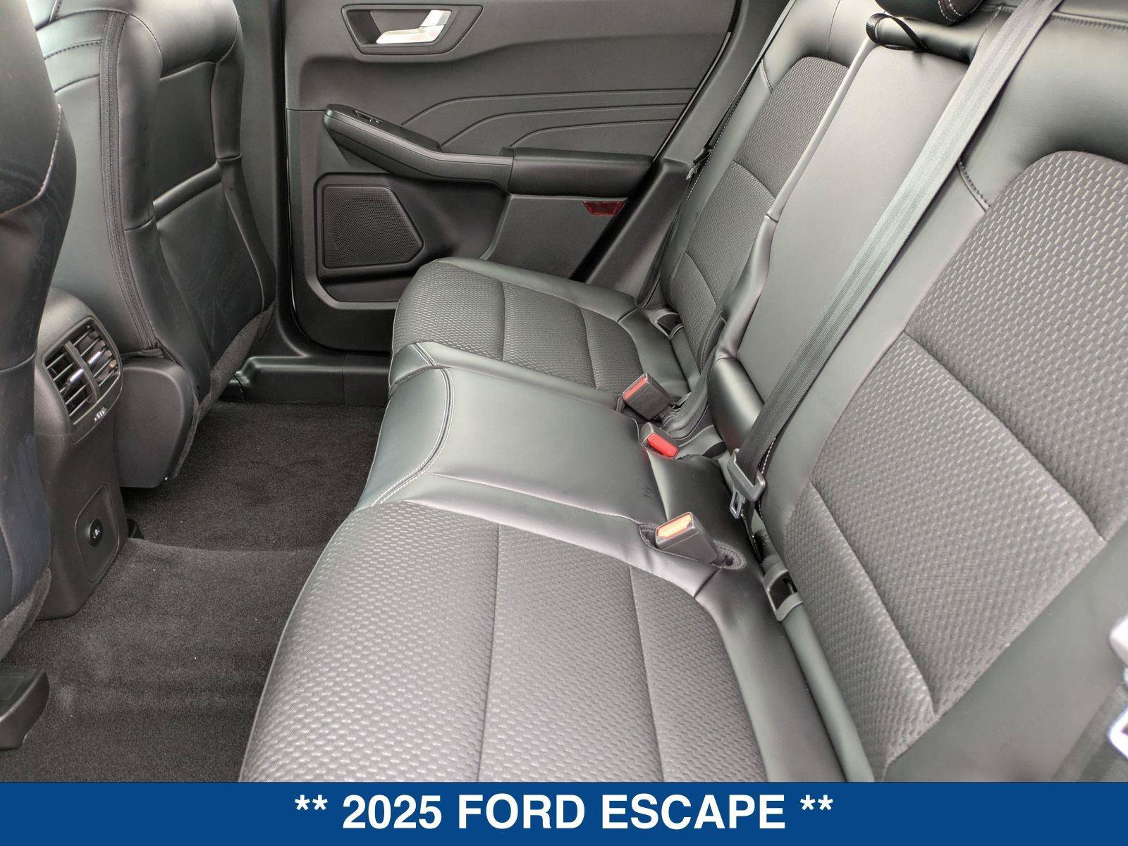 New 2025 Ford Escape SE FWD image 21