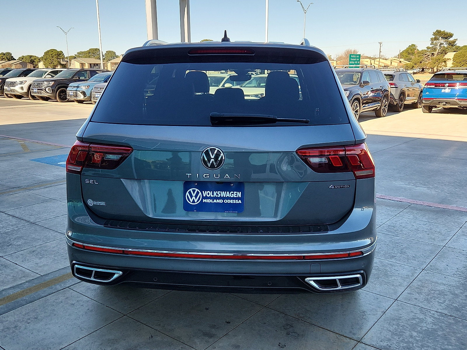 Used 2023 Volkswagen Tiguan SEL R-Line image 6