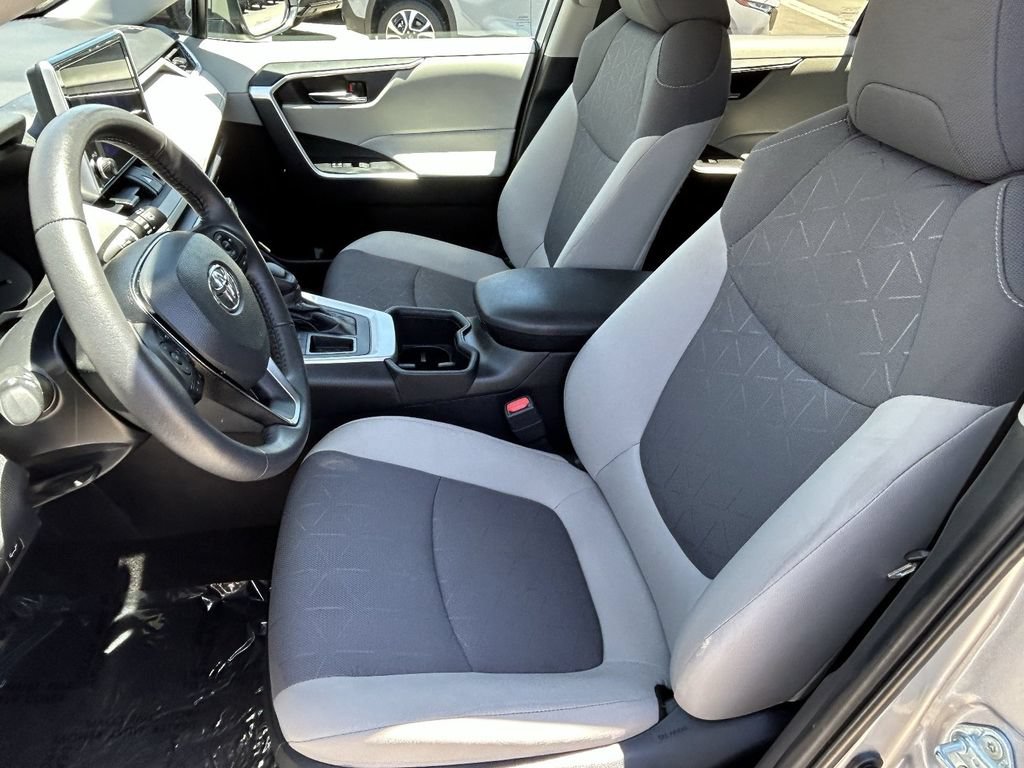 Used 2024 Toyota RAV4 XLE w/ Convenience Package FWD image 24