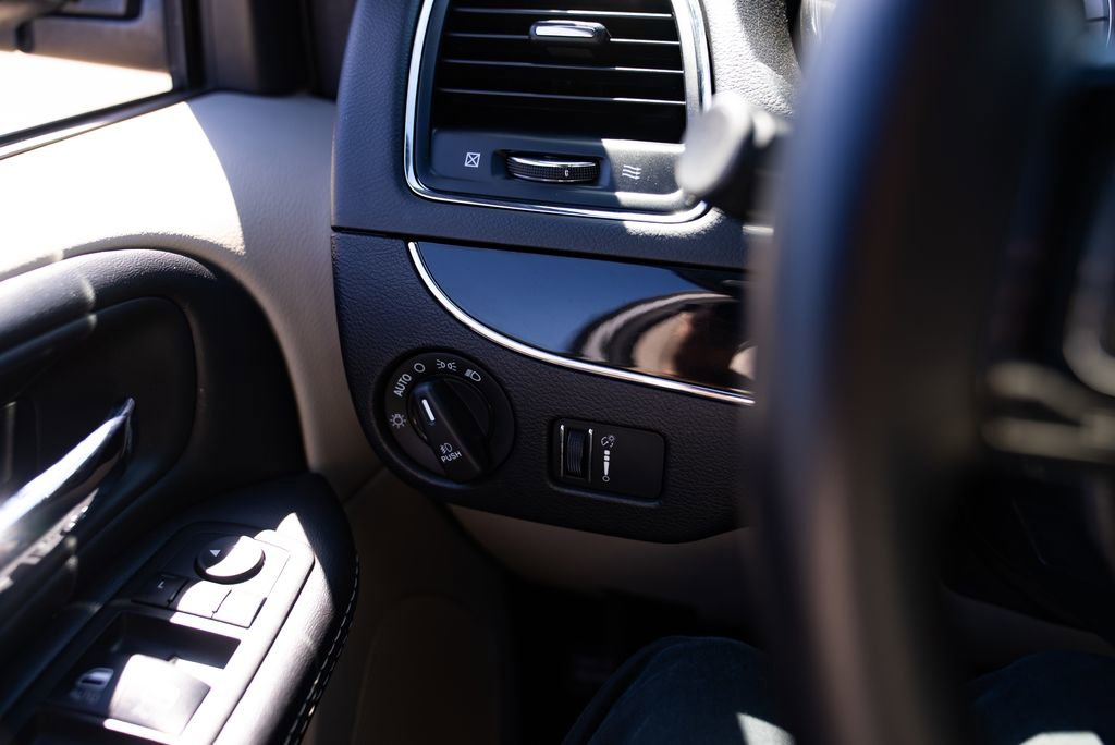 Used 2019 Dodge Grand Caravan SXT FWD image 13