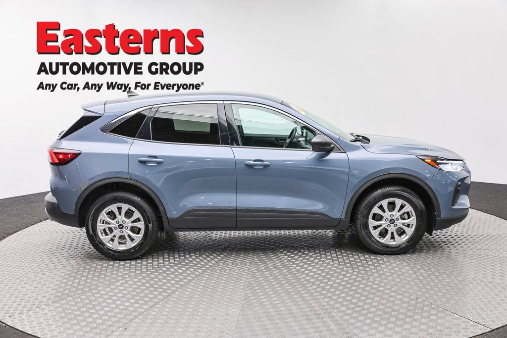 Used 2024 Ford Escape Active AWD/4WD image 4