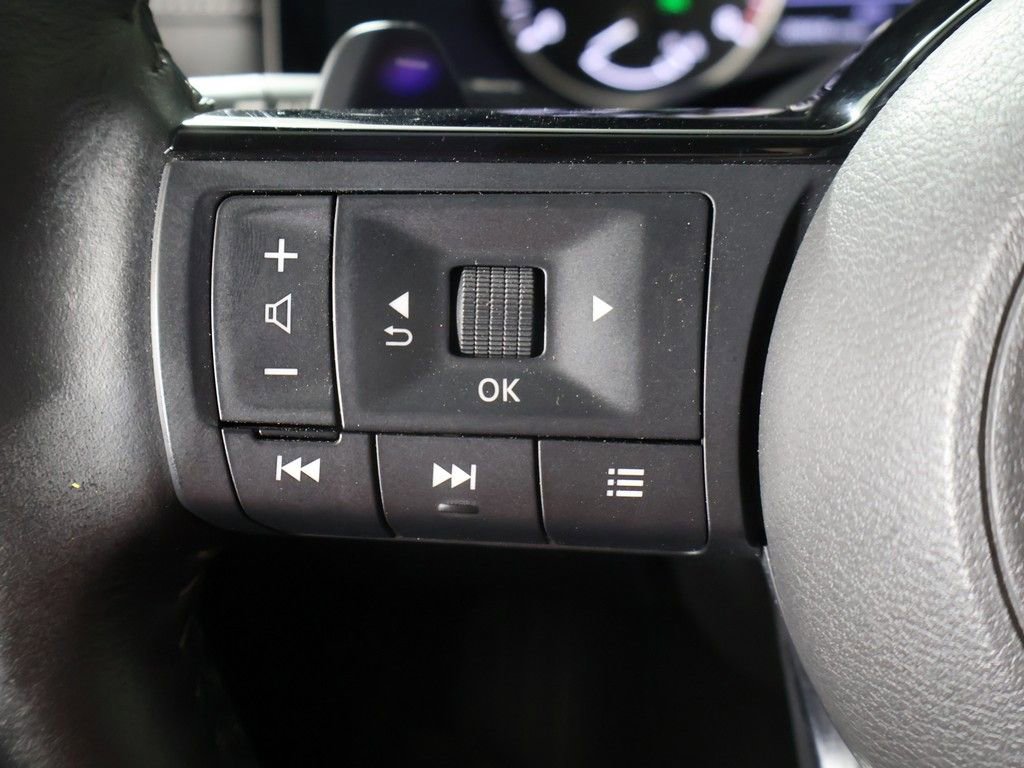 Used 2024 Nissan Pathfinder SL AWD/4WD image 43