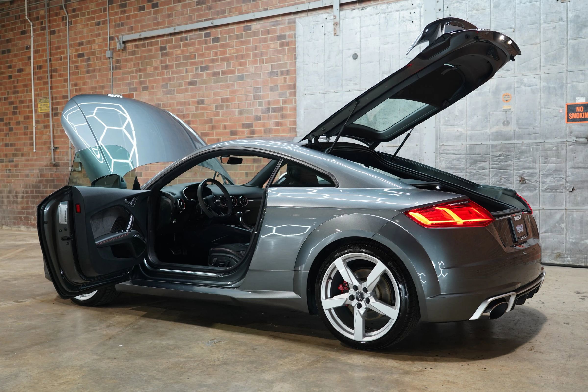Used 2018 Audi TT RS w/ Technology Package image 36