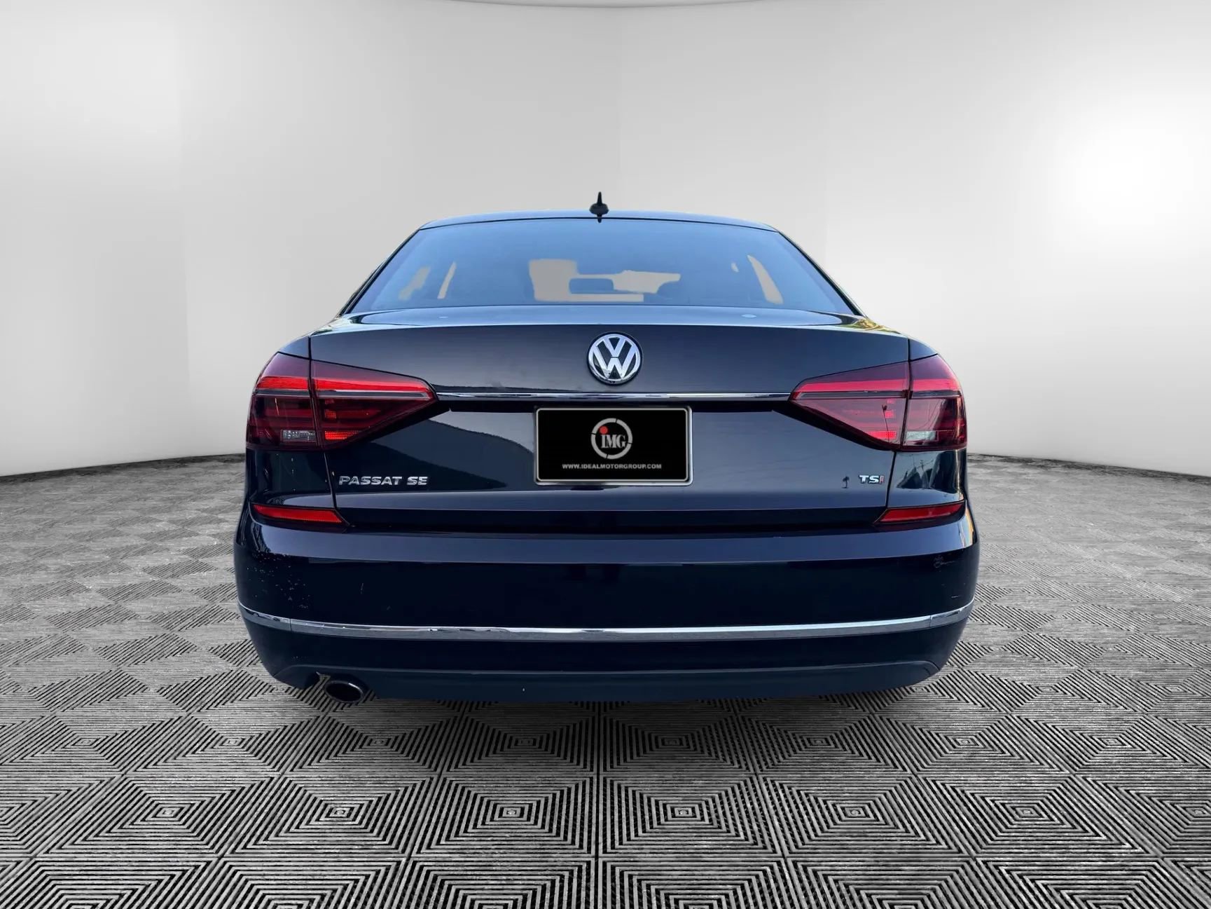 Used 2017 Volkswagen Passat 1.8T SE w/ SE Lighting Package image 7