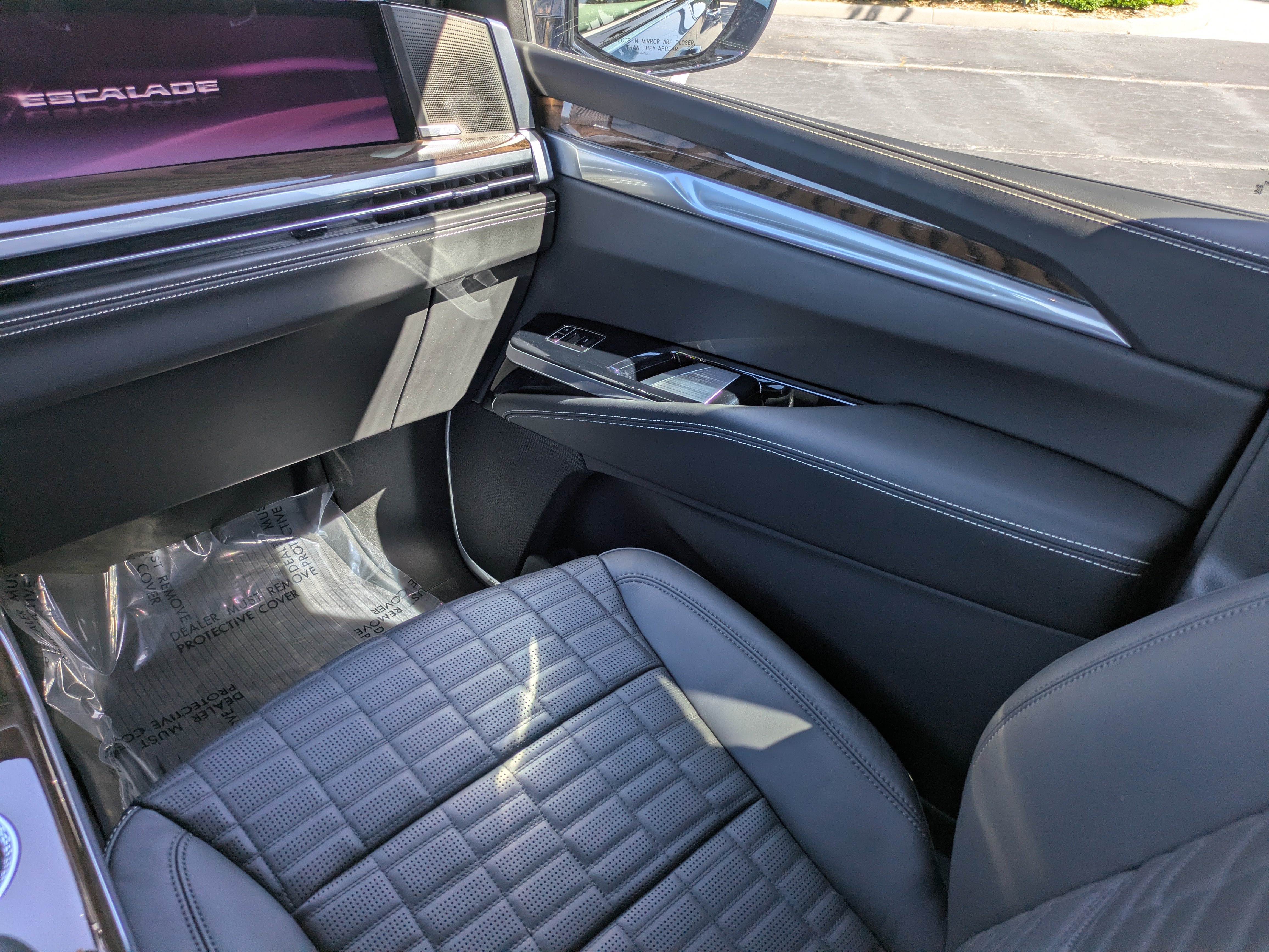 Certified 2025 Cadillac Escalade Sport Platinum w/ LPO, Floor Liner Package AWD/4WD image 17