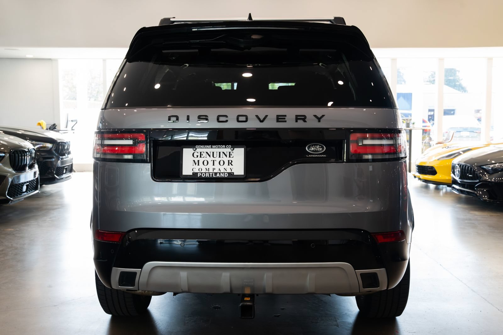 Used 2020 Land Rover Discovery Landmark AWD/4WD image 5