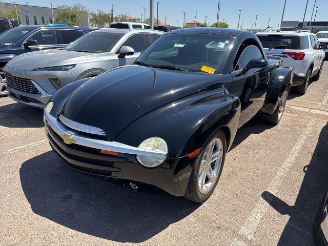 Used 2003 Chevrolet SSR w/ Preferred Equipment Group RWD image 2