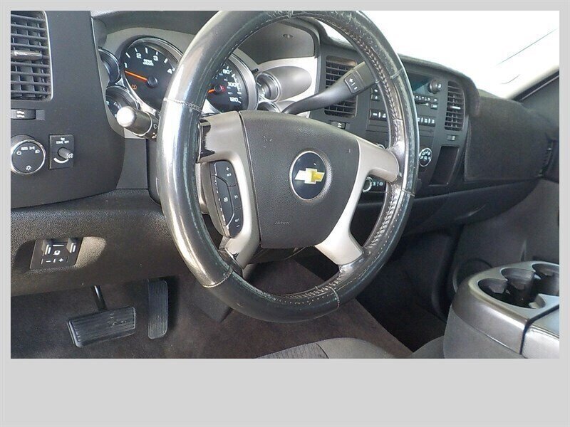 Used 2011 Chevrolet Silverado 2500 LT AWD/4WD image 6