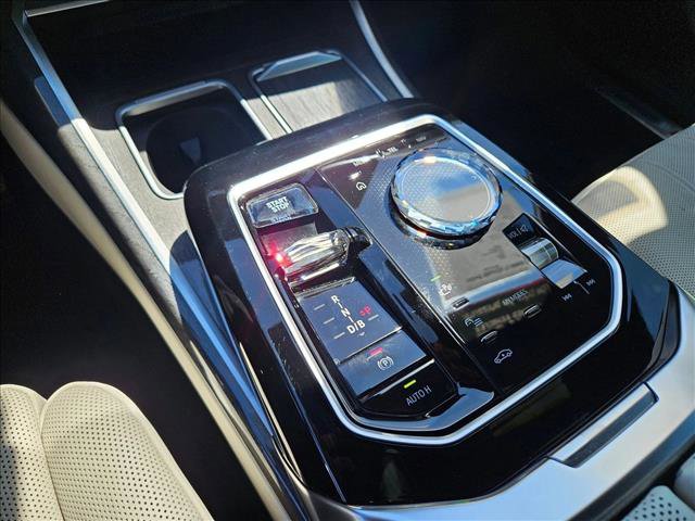 Certified 2023 BMW i7 xDrive60 w/ Parking Assistance Package image 14