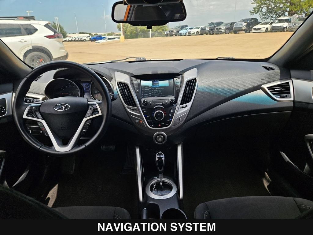 Used 2017 Hyundai Veloster Value Edition FWD image 18