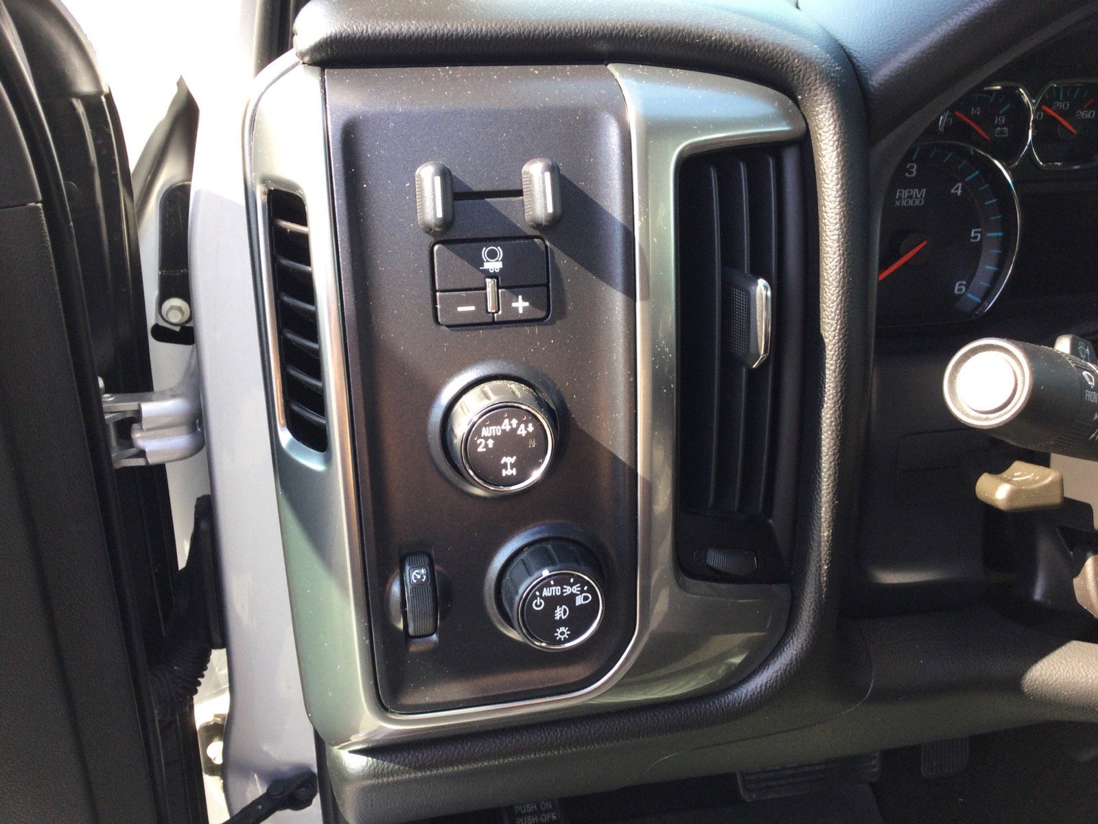 Used 2017 Chevrolet Silverado 1500 LT w/ All Star Edition AWD/4WD image 14