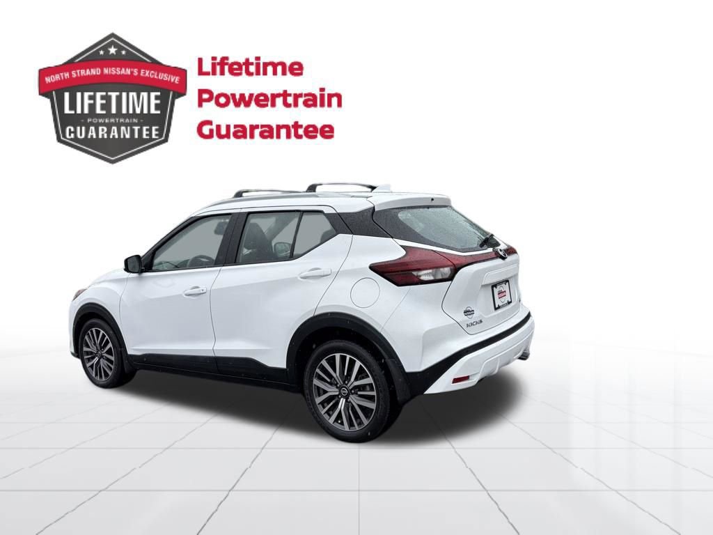 Used 2021 Nissan Kicks SV w/ Exterior Package FWD image 3