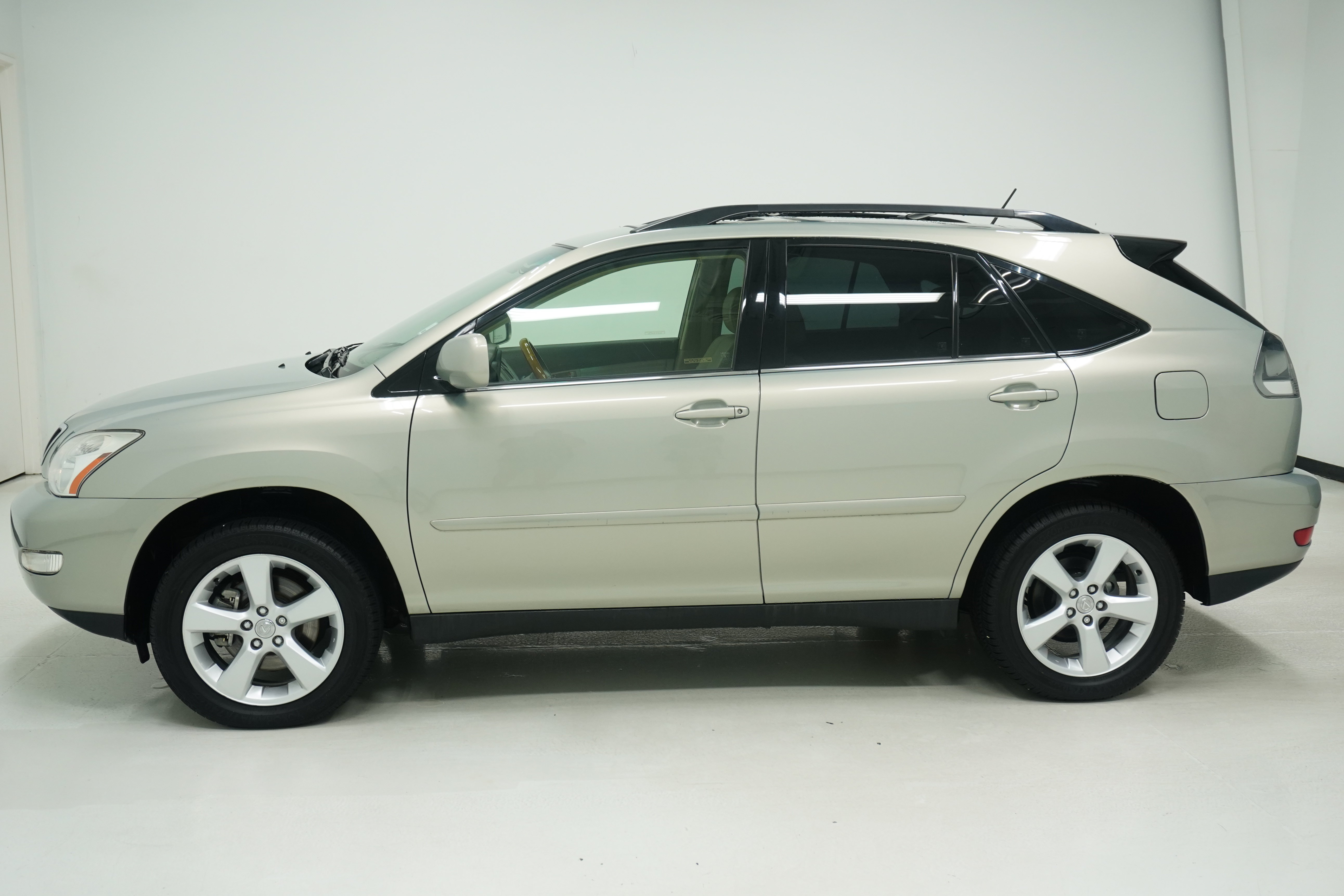 Used 2004 Lexus RX 330 FWD image 7