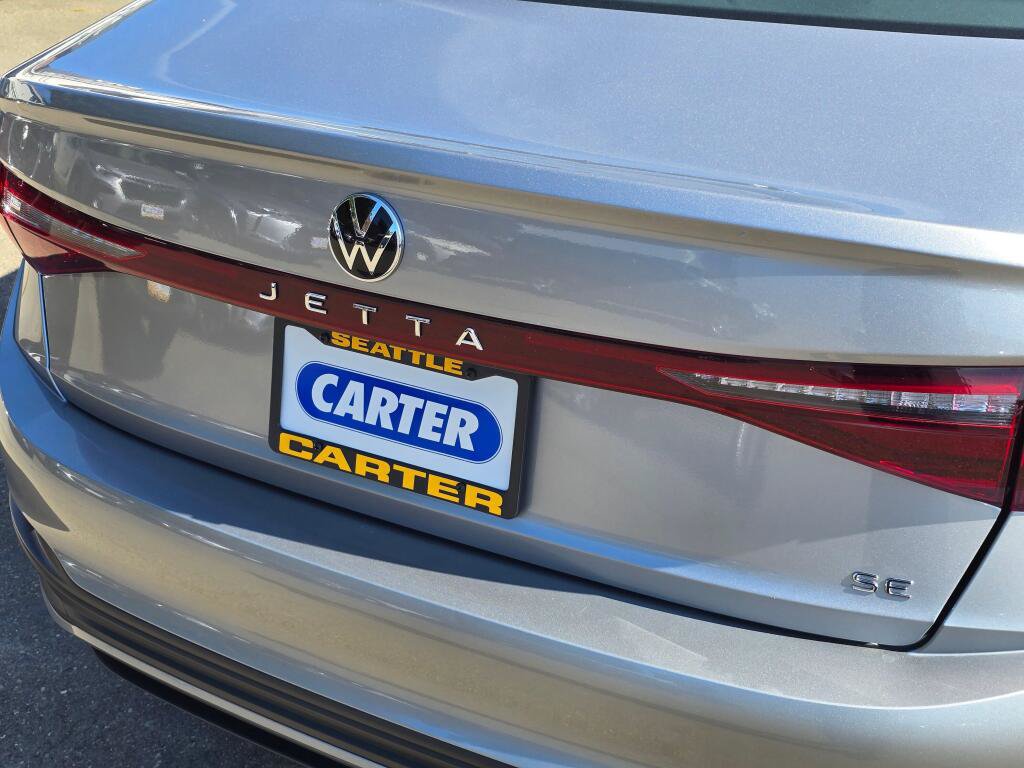 Used 2025 Volkswagen Jetta SE FWD image 15