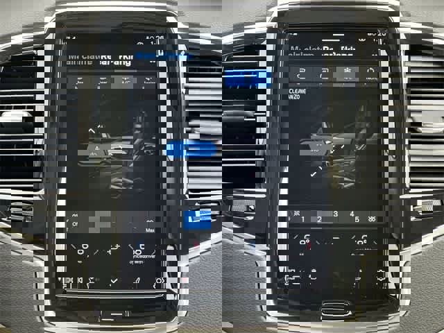 Used 2025 Volvo XC90 B6 Ultra image 15