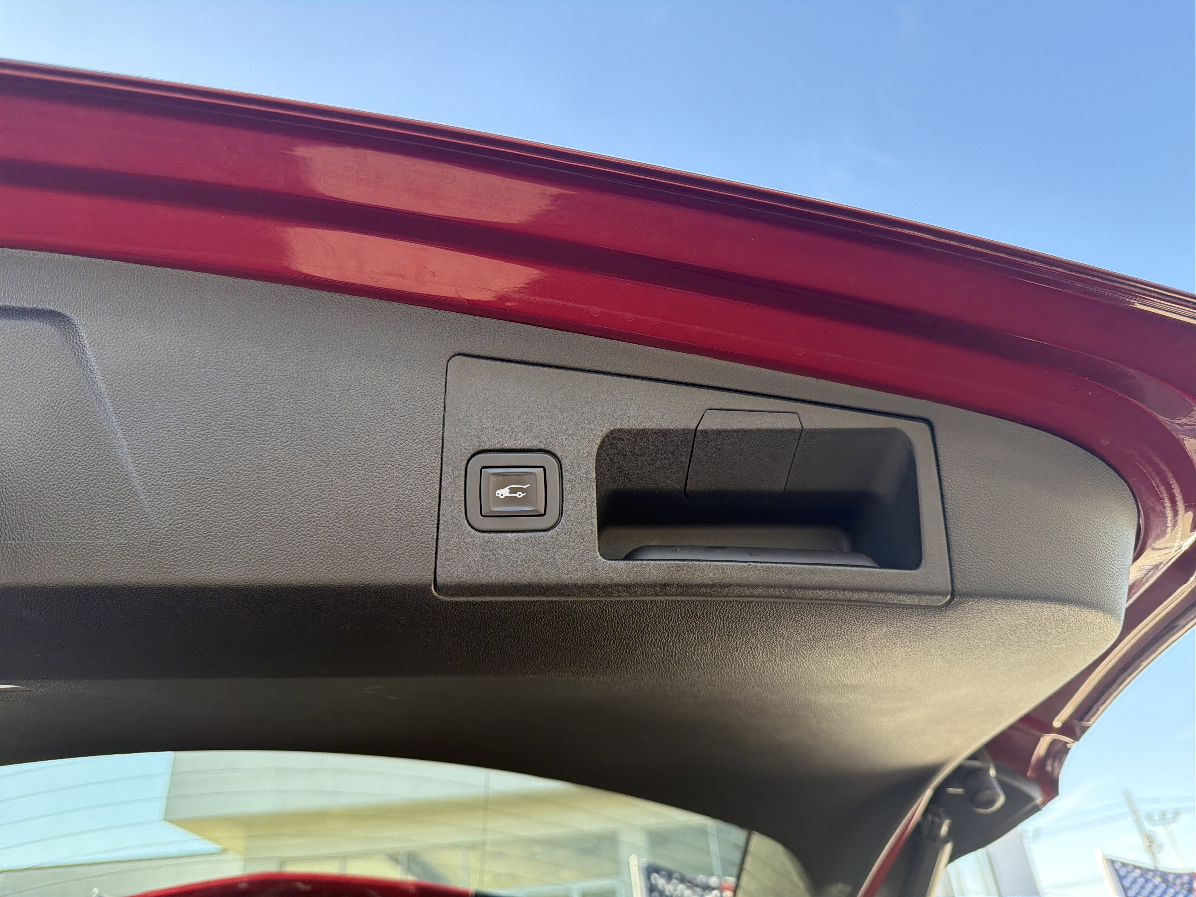 Used 2018 Cadillac XT5 Luxury w/ Driver Awareness Package image 29