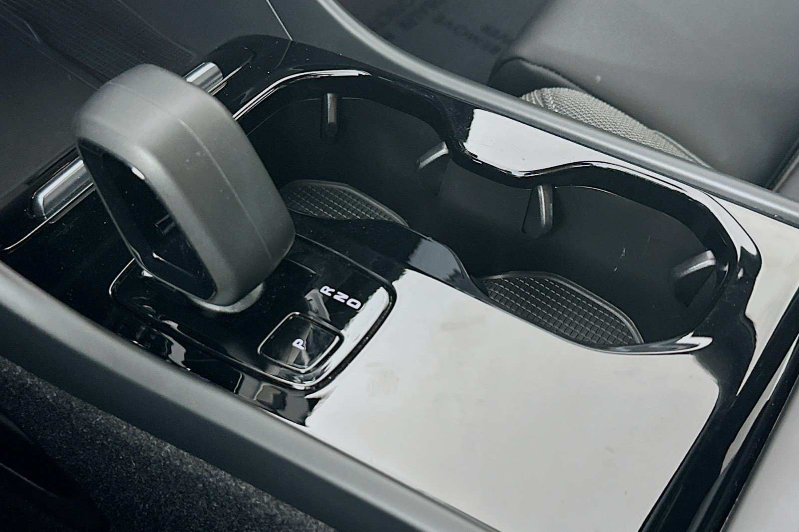 Used 2023 Volvo XC40 Recharge Core AWD/4WD image 7