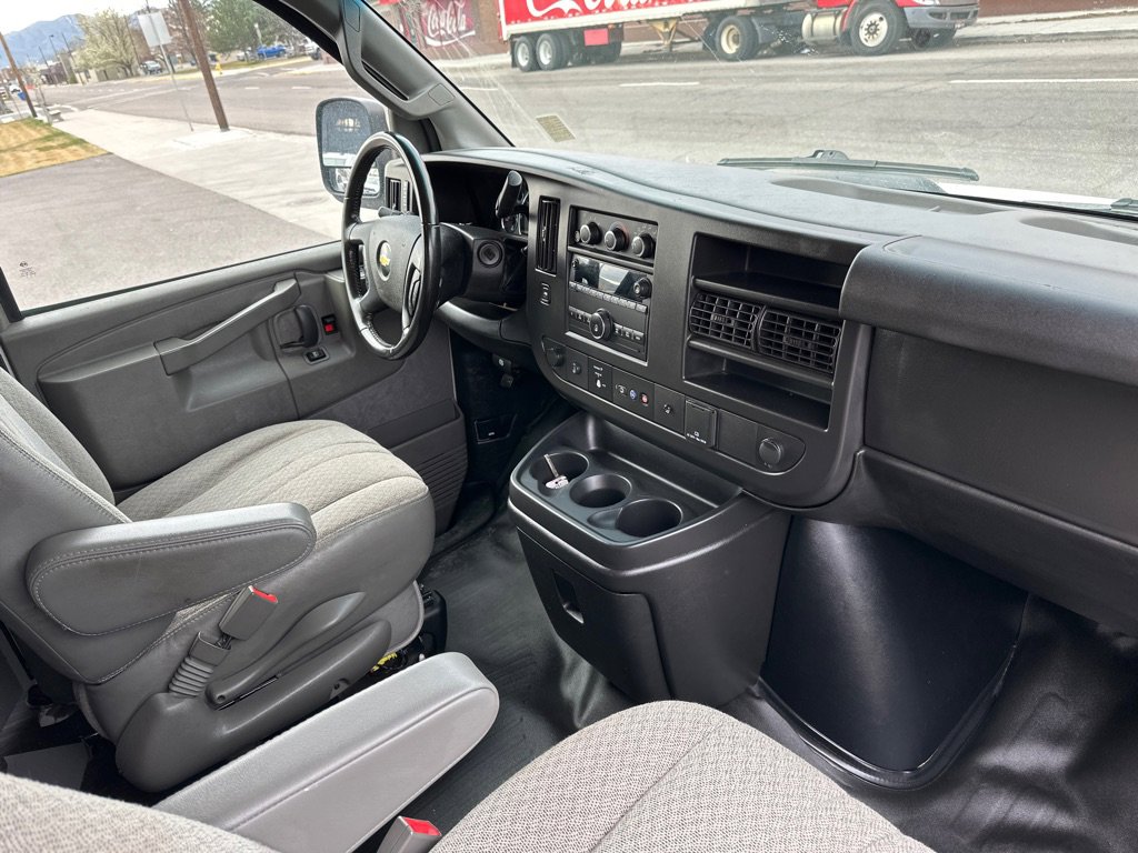 Used 2020 Chevrolet Express 2500 w/ Driver Convenience Package image 8