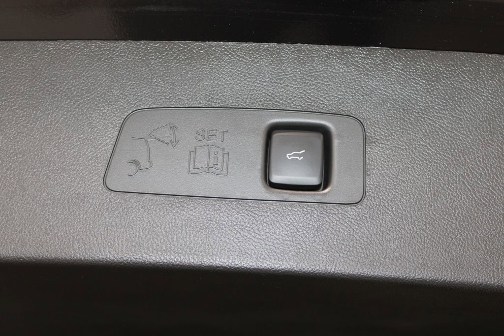 New 2025 Lincoln Corsair FWD w/ Equipment Group 101A image 18