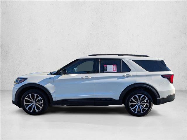 Used 2025 Ford Explorer ST-Line image 9