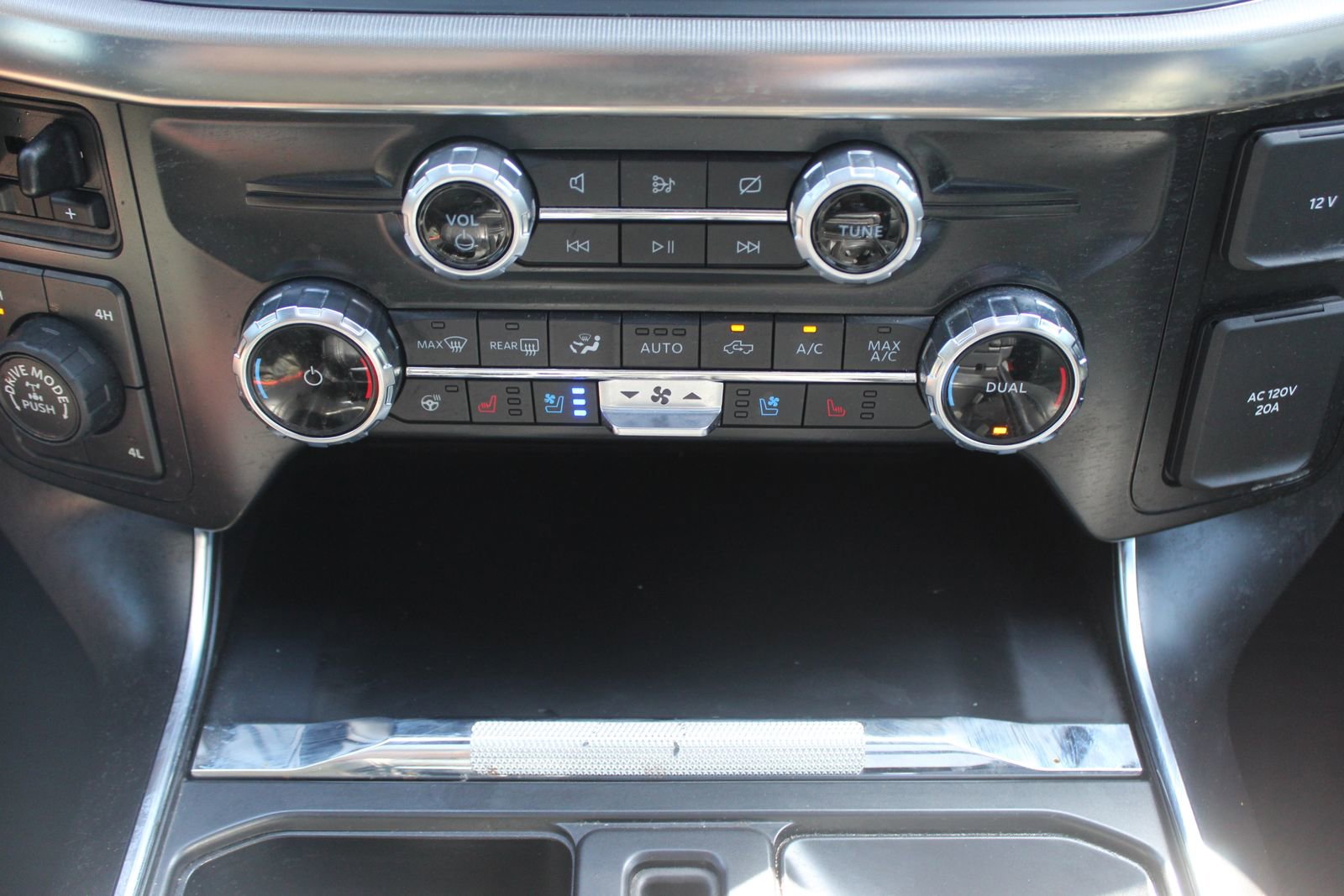 Used 2022 Ford F150 Raptor w/ Equipment Group 801A High AWD/4WD image 41