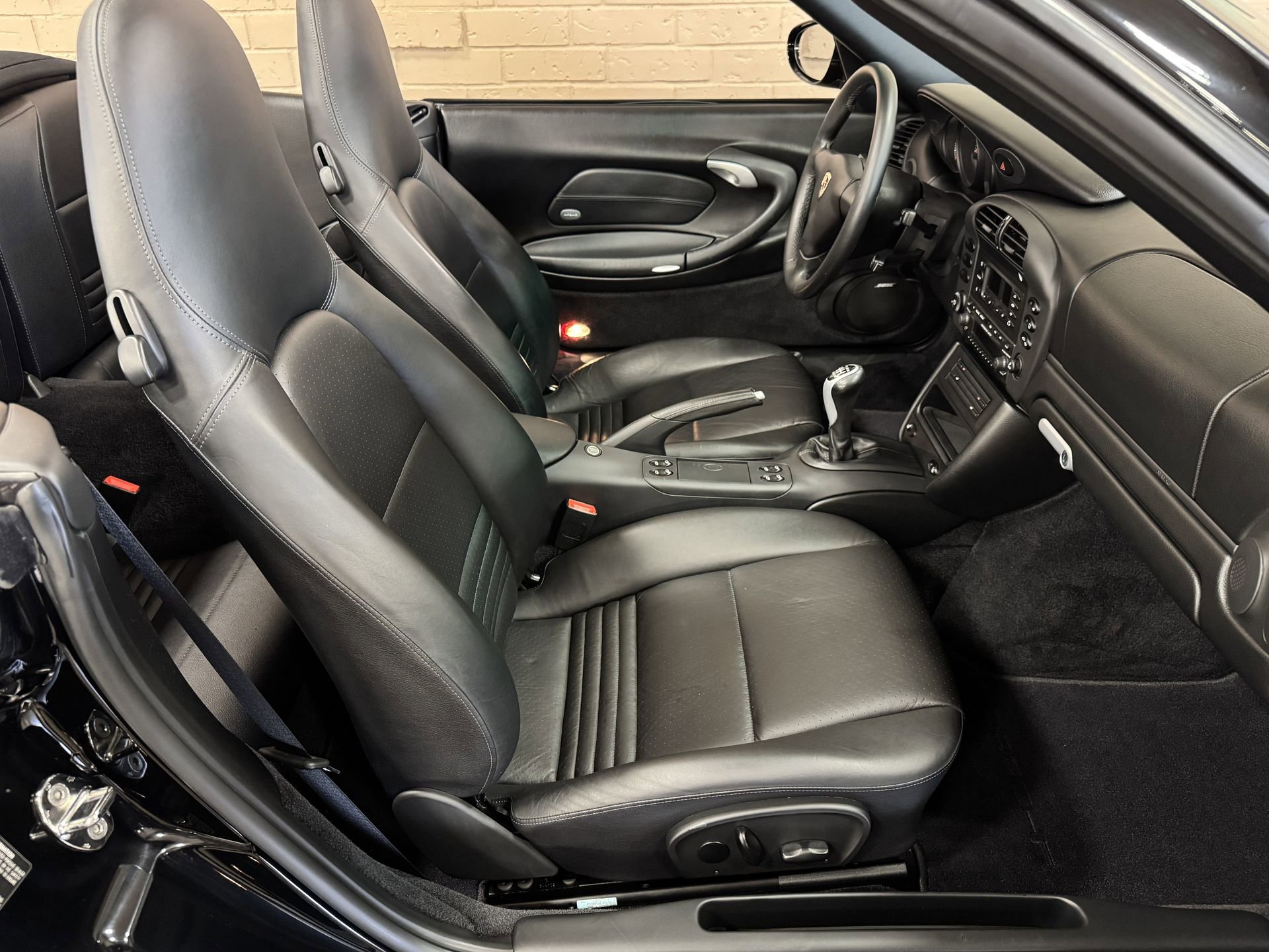 Used 2003 Porsche 911 Carrera RWD image 23