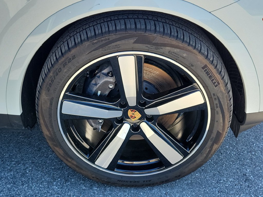 Certified 2026 Porsche Cayenne Coupe AWD/4WD image 13