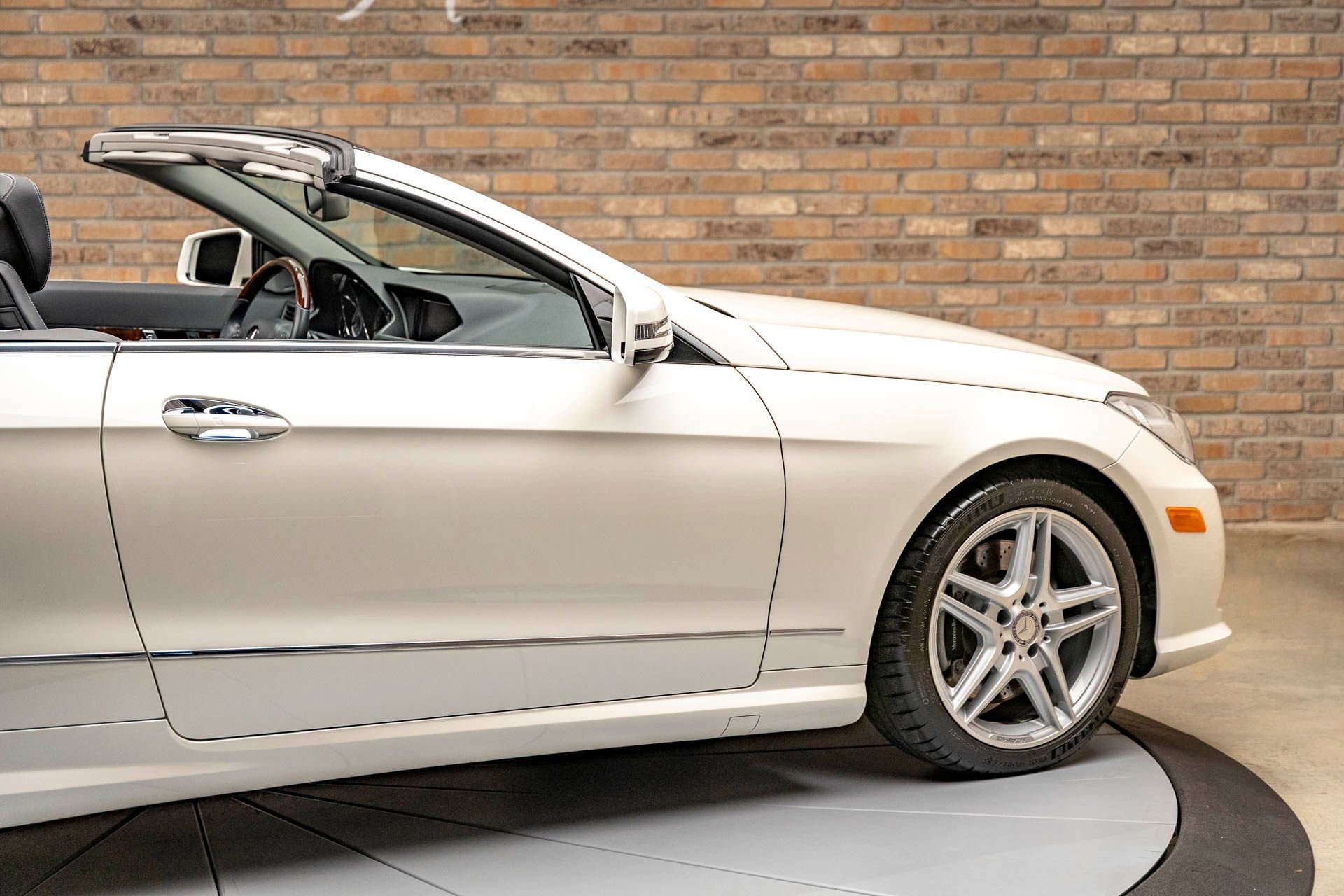 Used 2011 Mercedes-Benz E 550 Cabriolet image 10