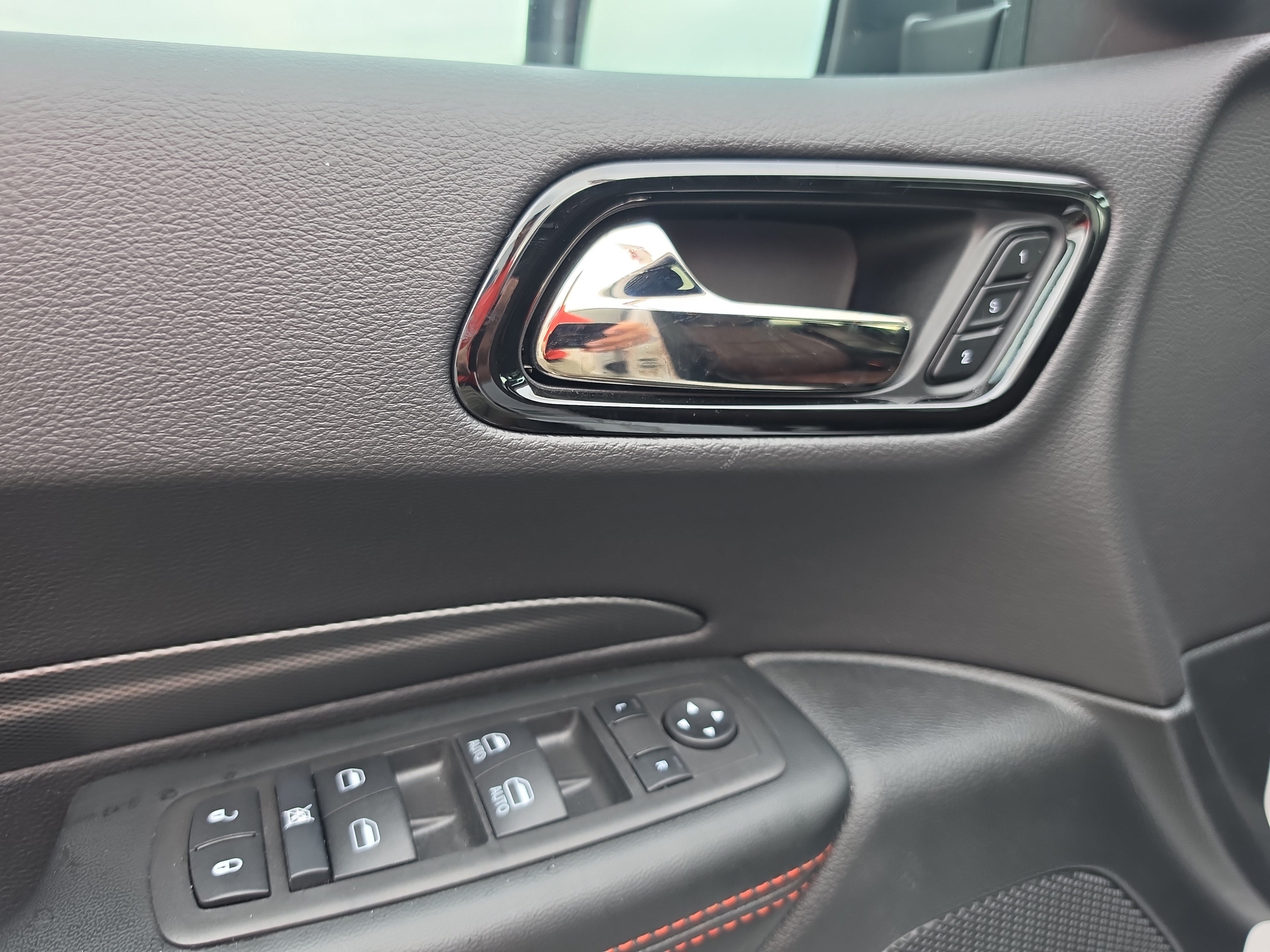 Used 2025 Dodge Durango GT AWD/4WD image 19