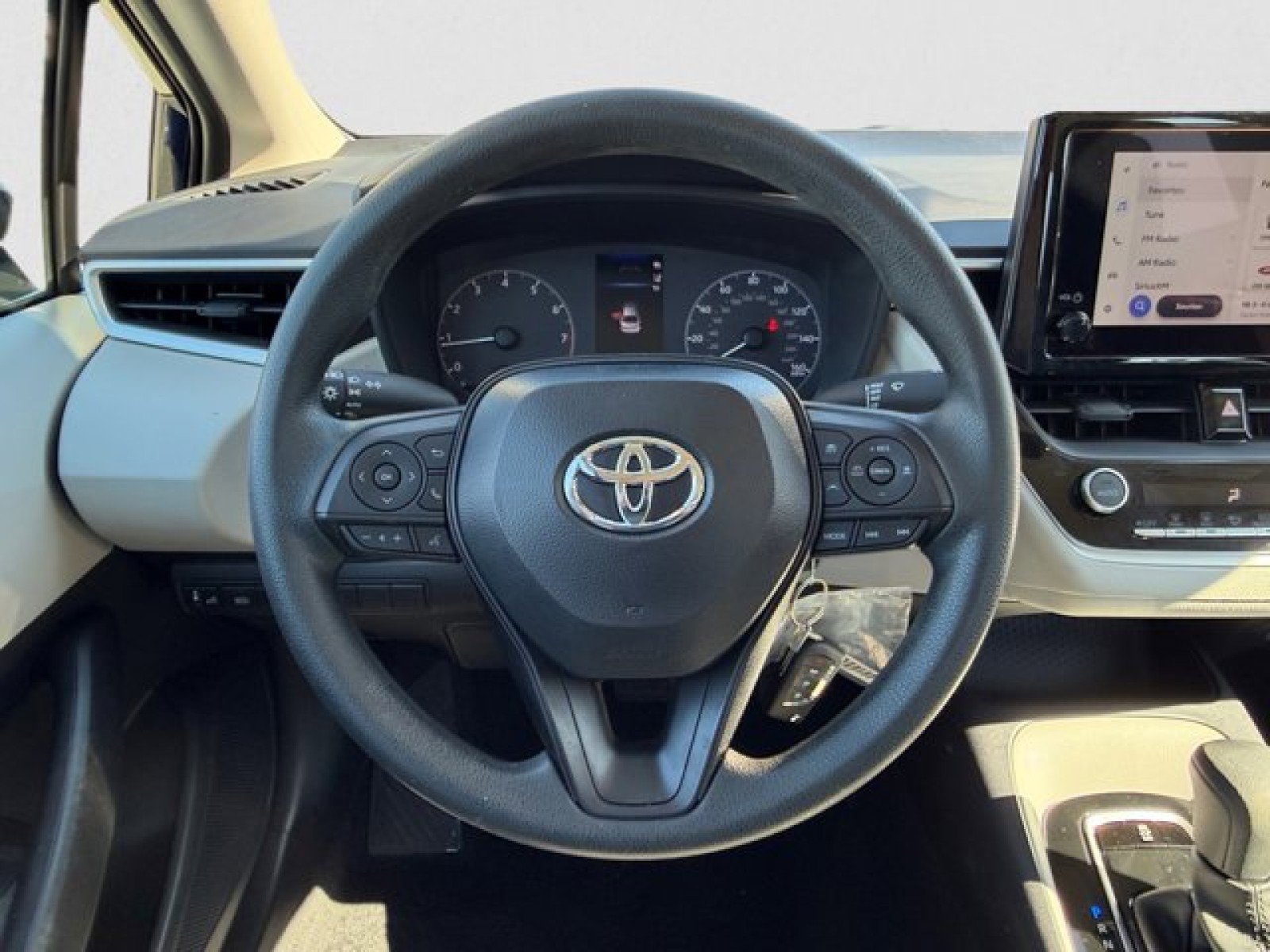 Used 2025 Toyota Corolla LE image 13