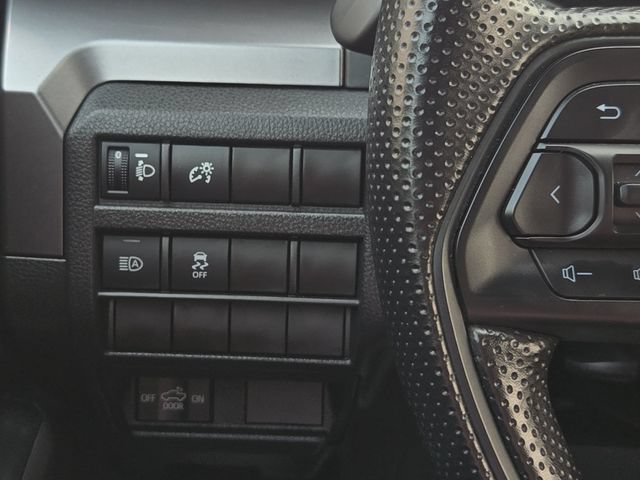 Certified 2025 Toyota Tacoma SR5 AWD/4WD image 24