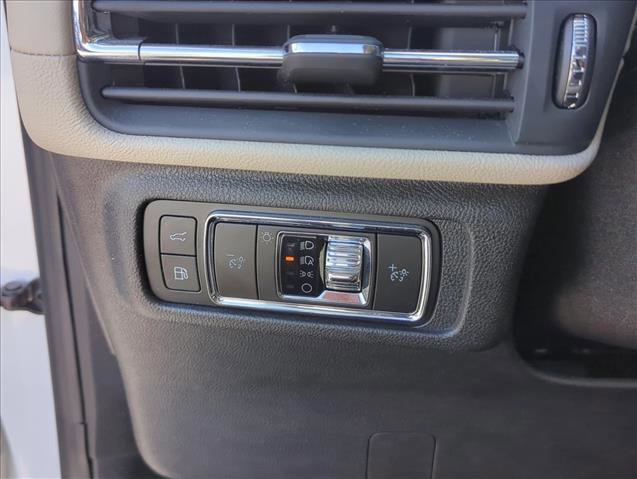 Used 2025 Lincoln Corsair Grand Touring w/ Equipment Group 301A image 15