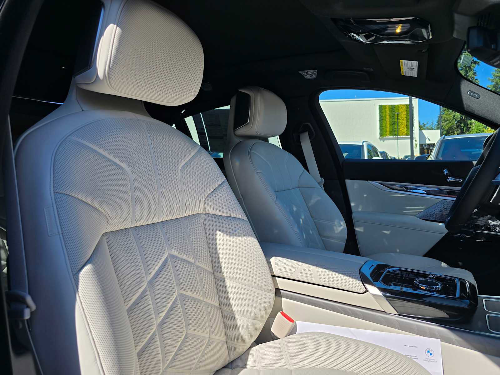 New 2025 BMW 750e xDrive 750e xDrive w/ Executive Package image 11