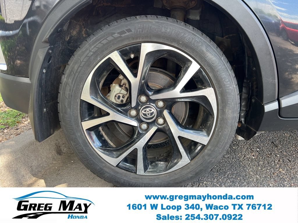 Used 2019 Toyota C-HR Limited FWD image 9