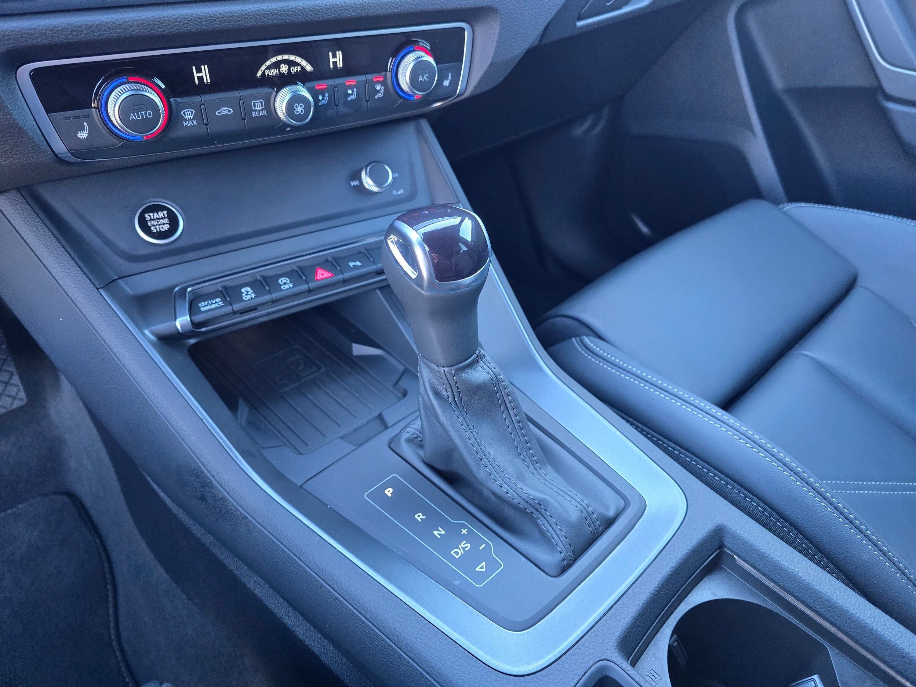 Certified 2025 Audi Q3 2.0T Premium AWD/4WD image 14
