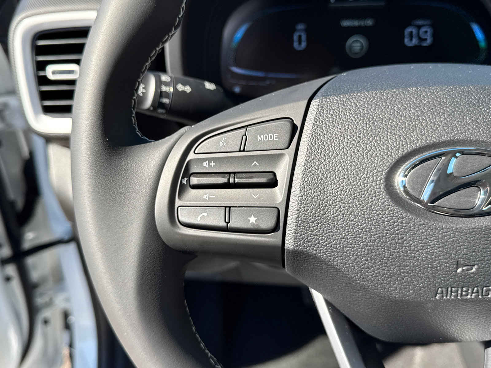 New 2026 Hyundai Venue SEL FWD image 25