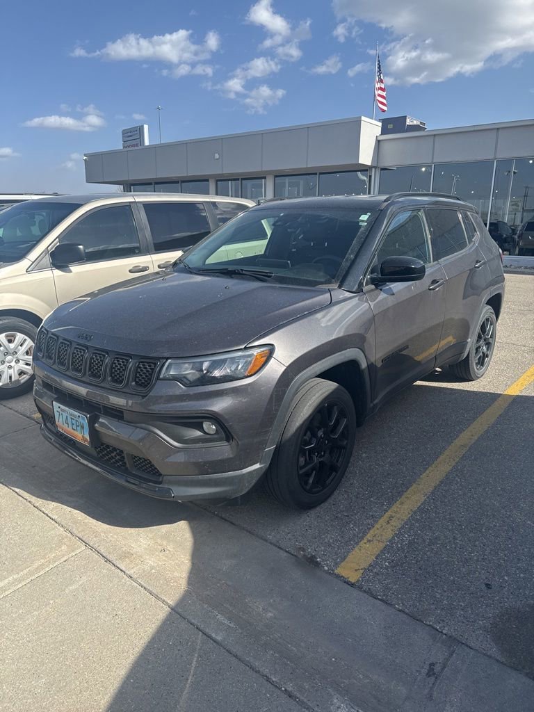 Used 2023 Jeep Compass Latitude AWD/4WD image 5