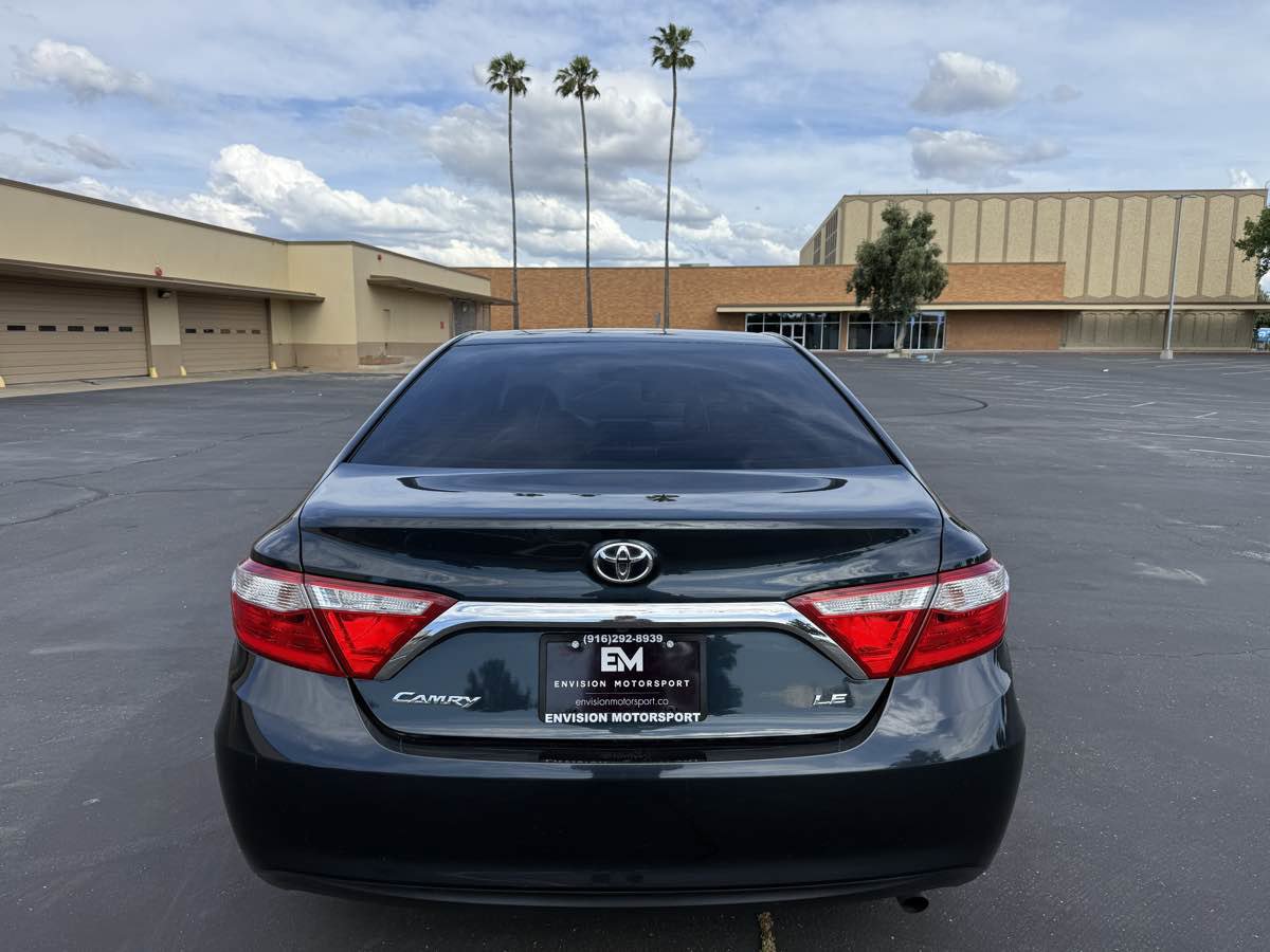 Used 2016 Toyota Camry LE image 6