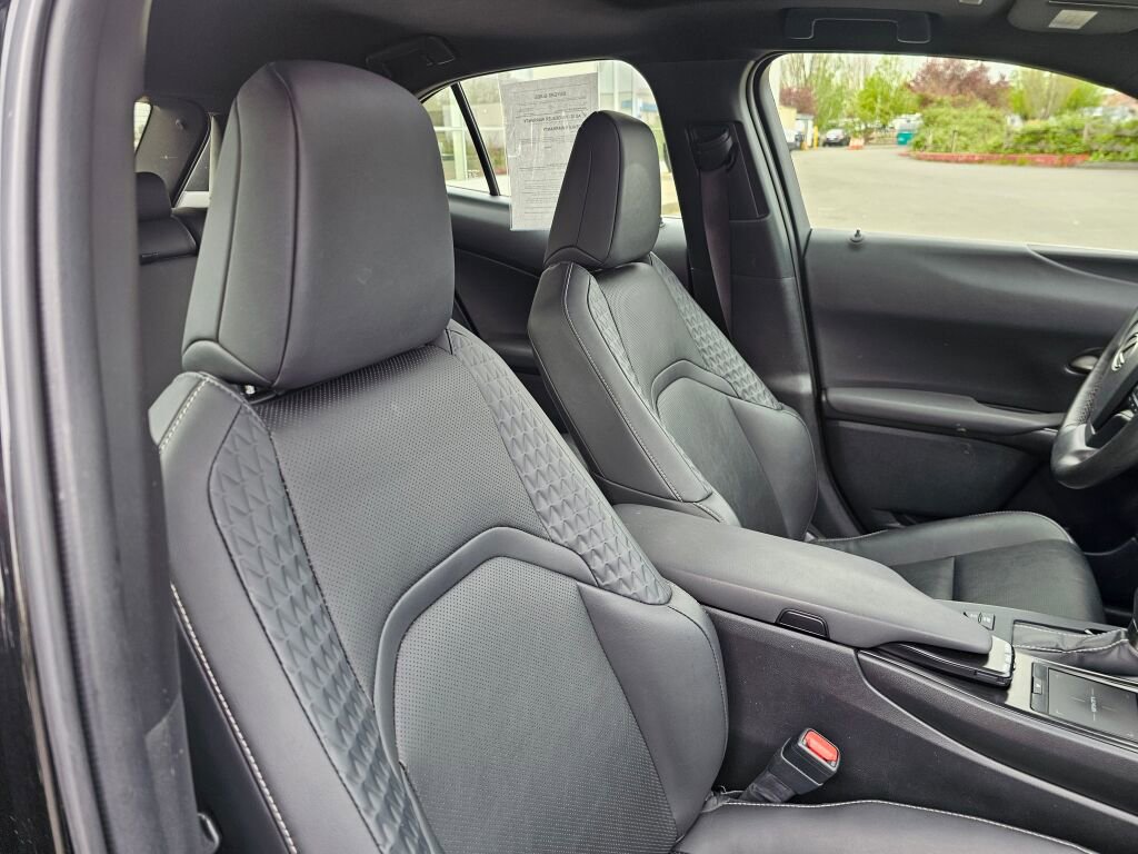 Used 2019 Lexus UX 250h w/ Premium Package image 12