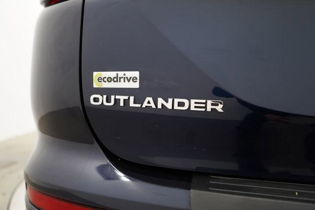 Used 2023 Mitsubishi Outlander SE image 12