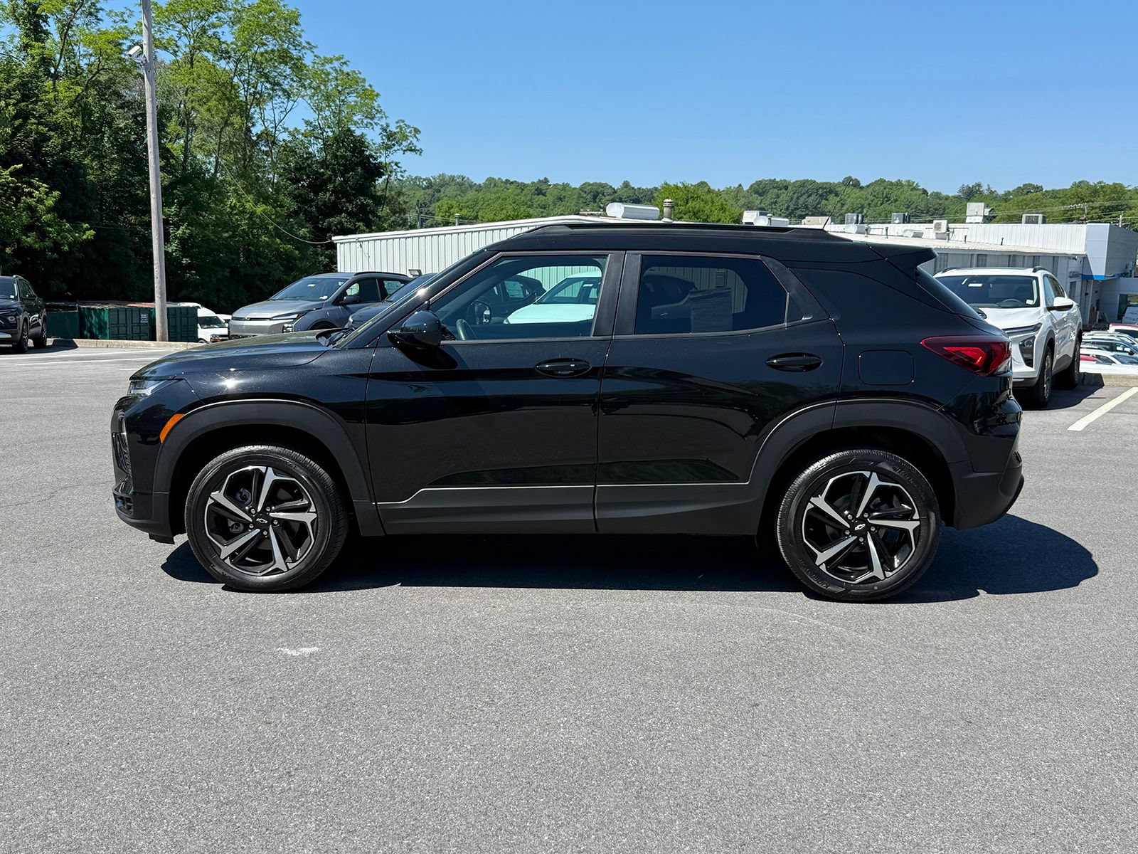 Used 2023 Chevrolet TrailBlazer RS w/ Convenience Package AWD/4WD image 7
