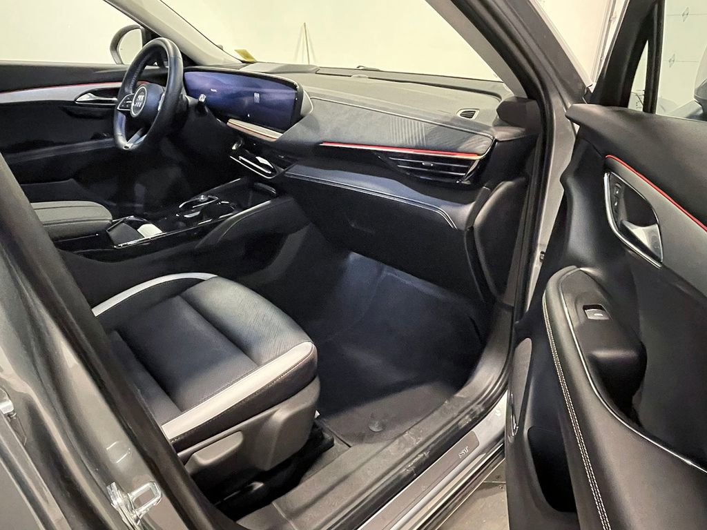 Used 2025 Buick Envision Sport Touring image 24