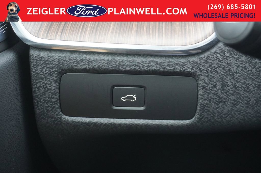 Used 2023 Volvo XC60 B5 Ultimate image 30