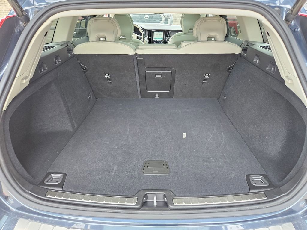 Used 2025 Volvo V60 B5 Cross Country Plus AWD/4WD image 24