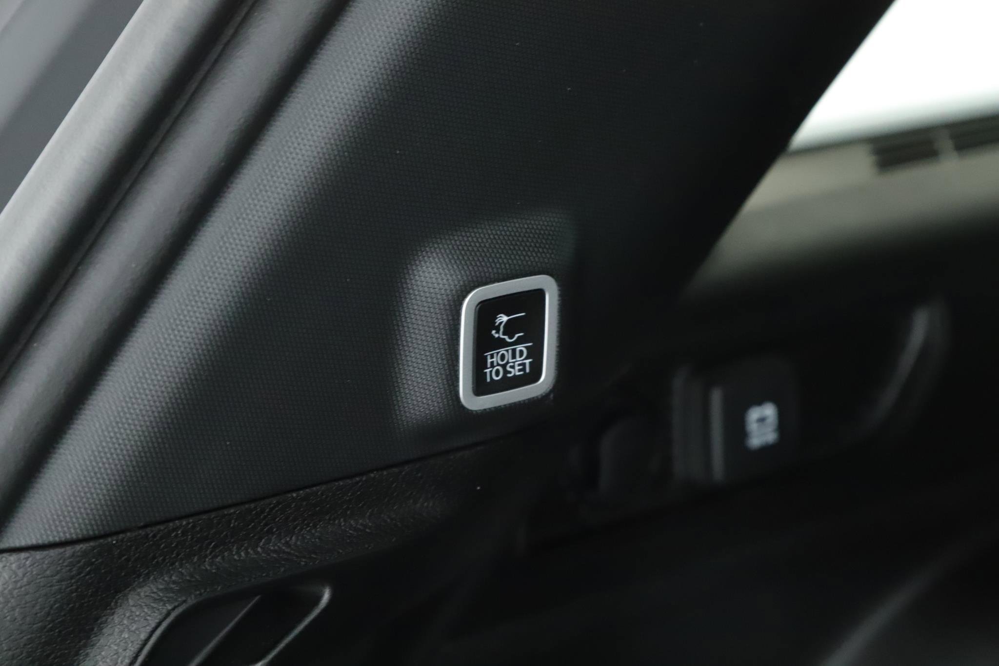 Used 2024 Jeep Grand Cherokee Altitude image 20