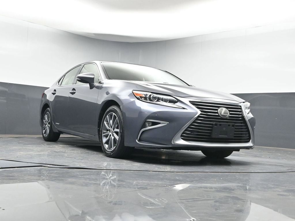 Used 2017 Lexus ES 300h image 30