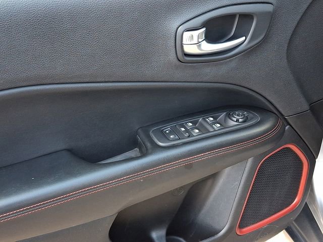 Used 2019 Jeep Compass Trailhawk w/ Cold Weather Group image 12